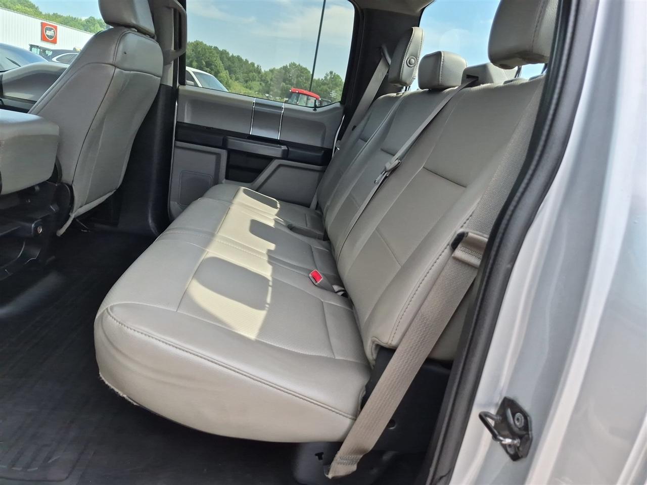 Ford F-150 4WD SuperCrew 145" XL 2017