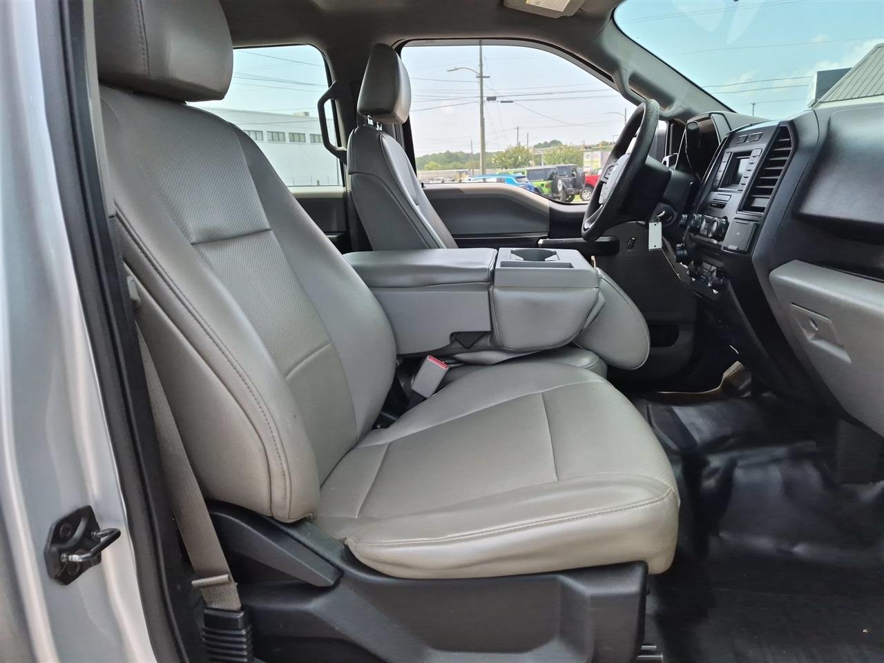 Ford F-150 4WD SuperCrew 145" XL 2017