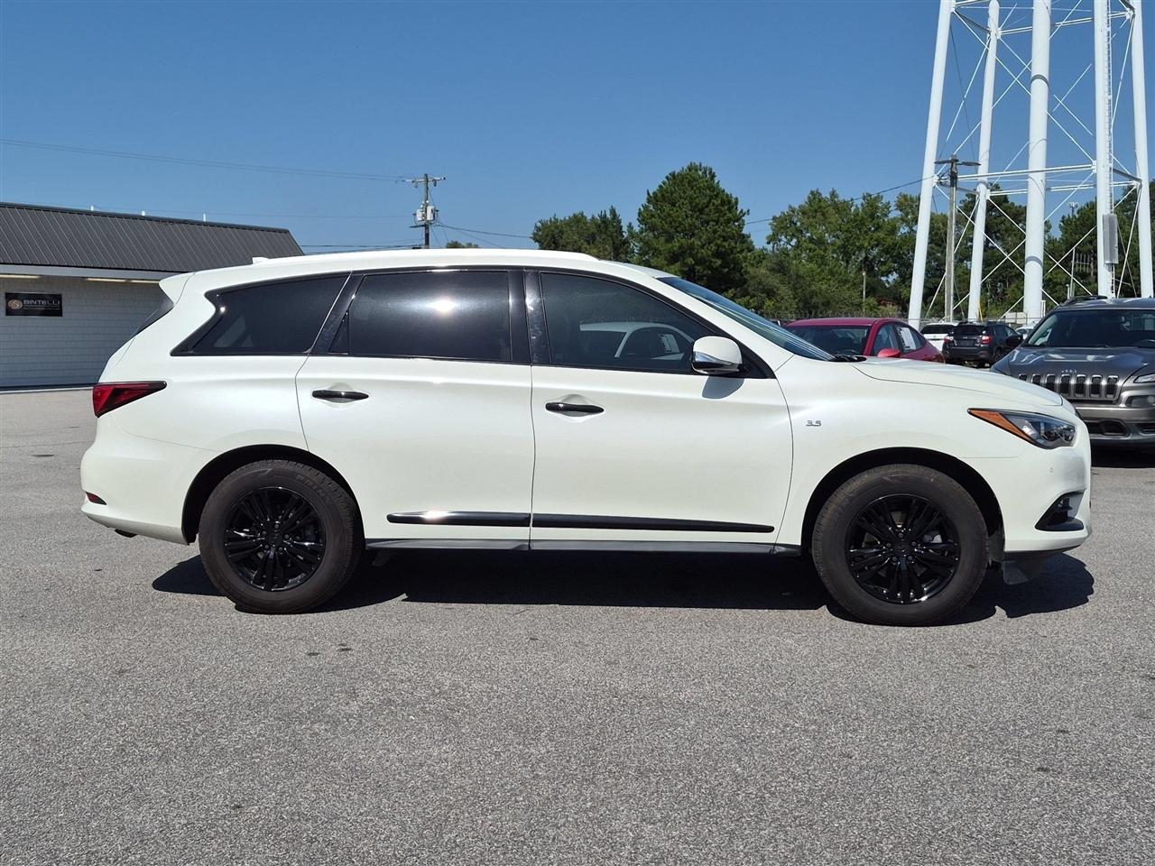 Infiniti QX60 Base 4D SUV FWD 2017