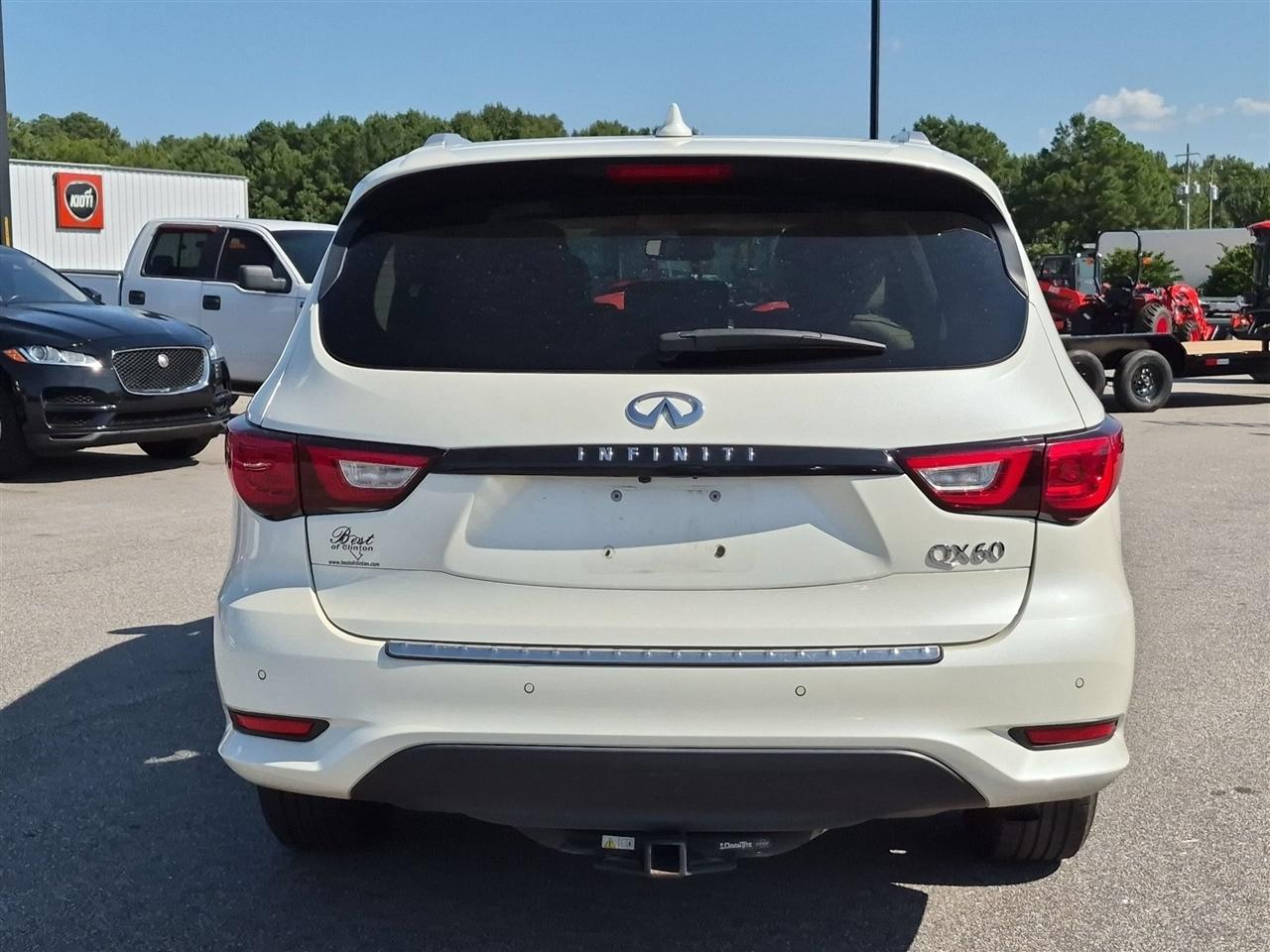 Infiniti QX60 Base 4D SUV FWD 2017