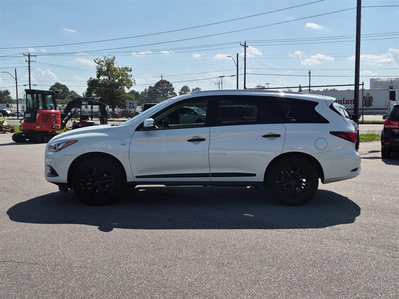 Infiniti QX60 Base 4D SUV FWD 2017