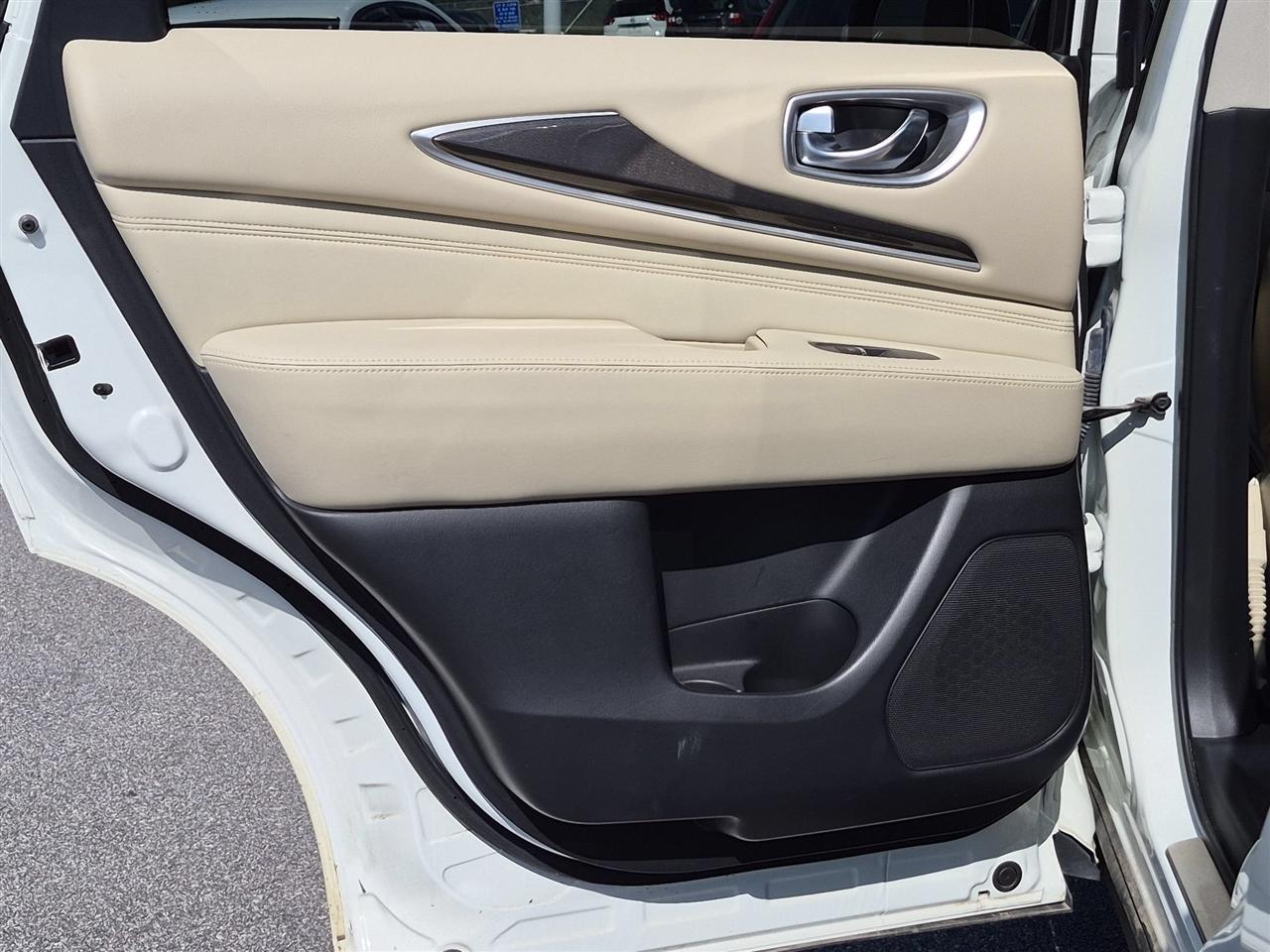 Infiniti QX60 Base 4D SUV FWD 2017