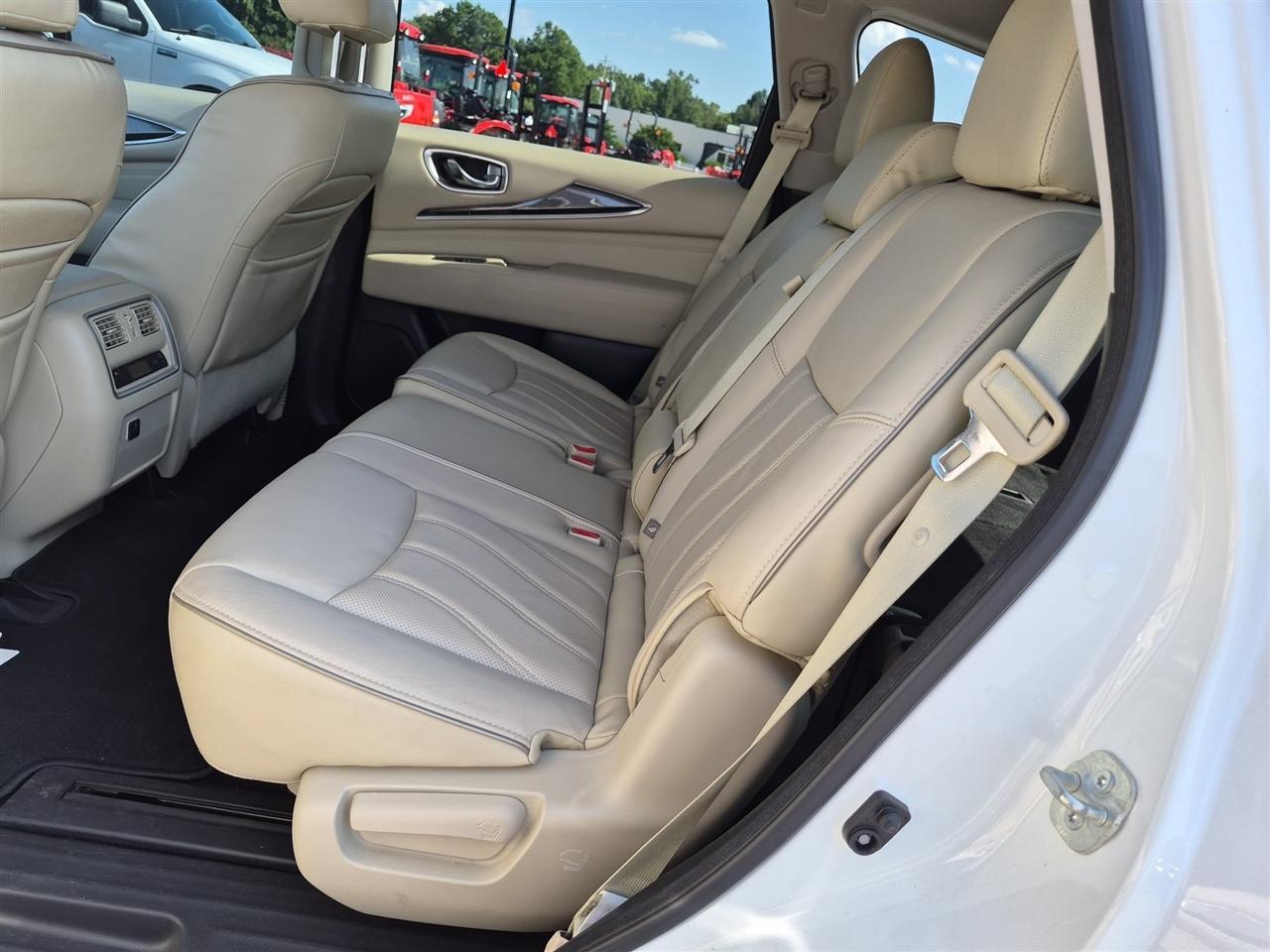 Infiniti QX60 Base 4D SUV FWD 2017