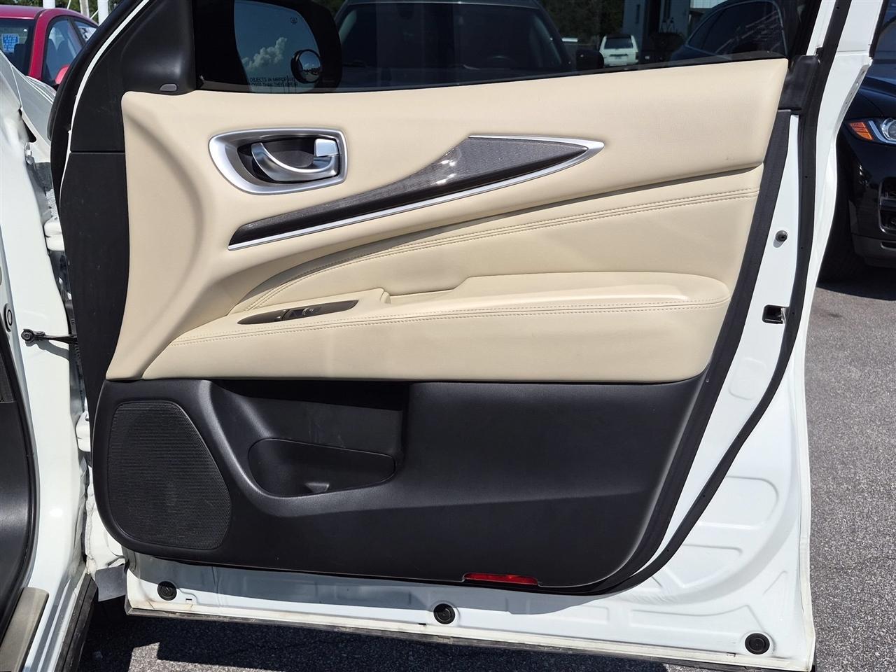Infiniti QX60 Base 4D SUV FWD 2017