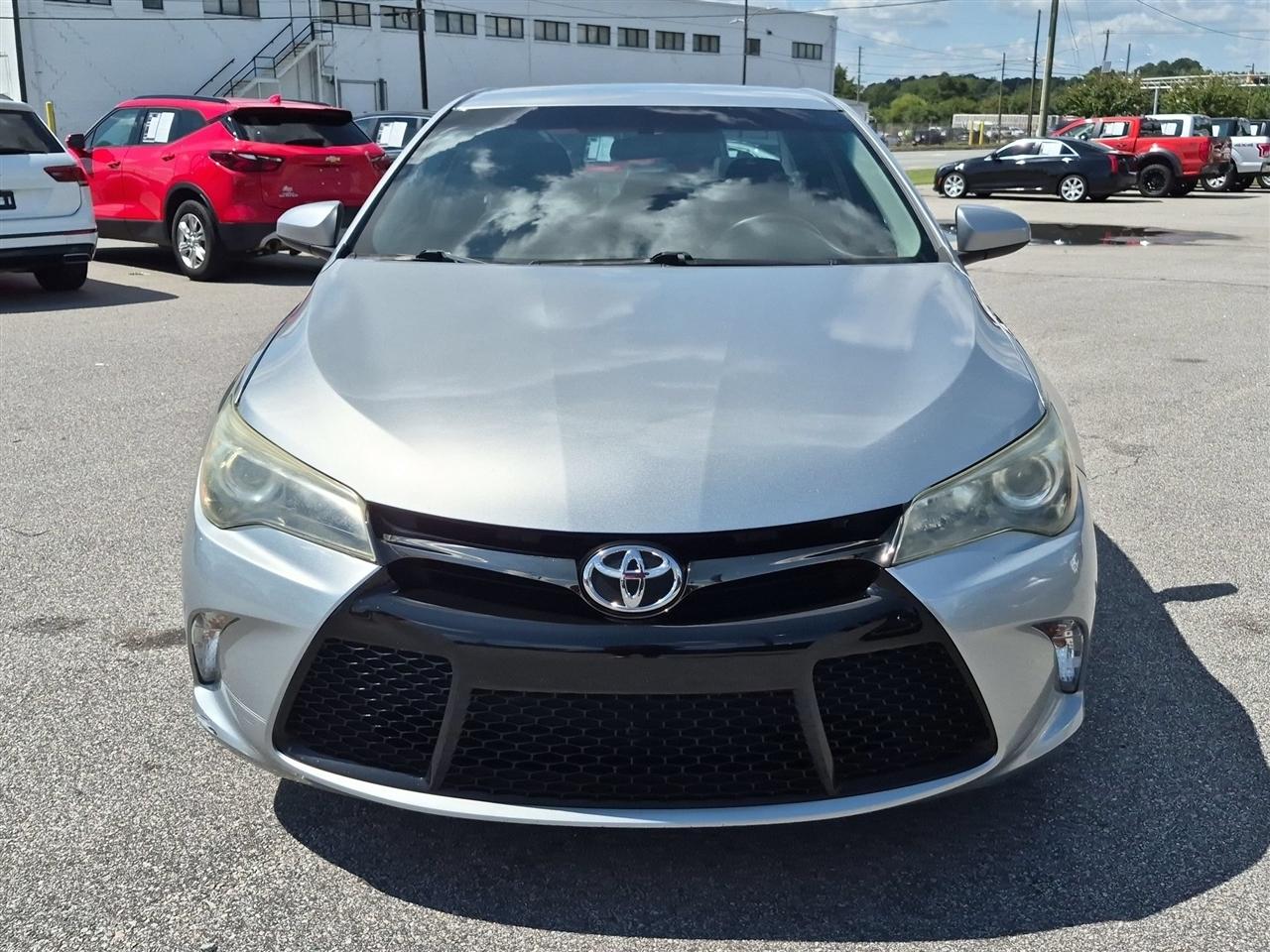 Toyota Camry 4dr Sdn I4 Auto SE (Natl) 2017