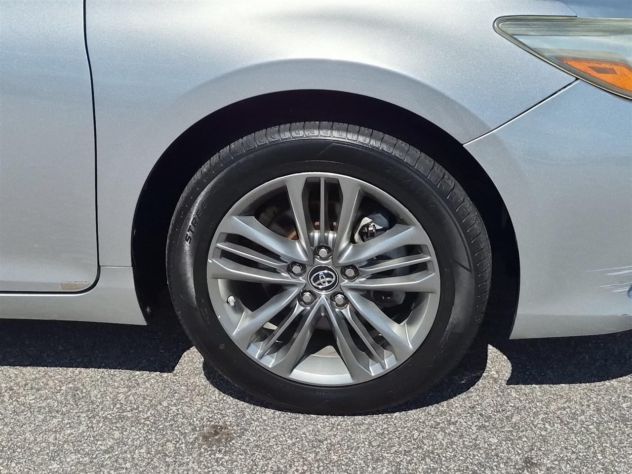 Toyota Camry 4dr Sdn I4 Auto SE (Natl) 2017