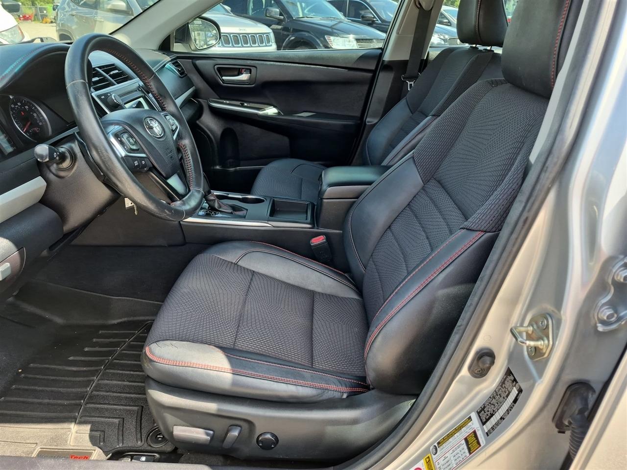 Toyota Camry 4dr Sdn I4 Auto SE (Natl) 2017