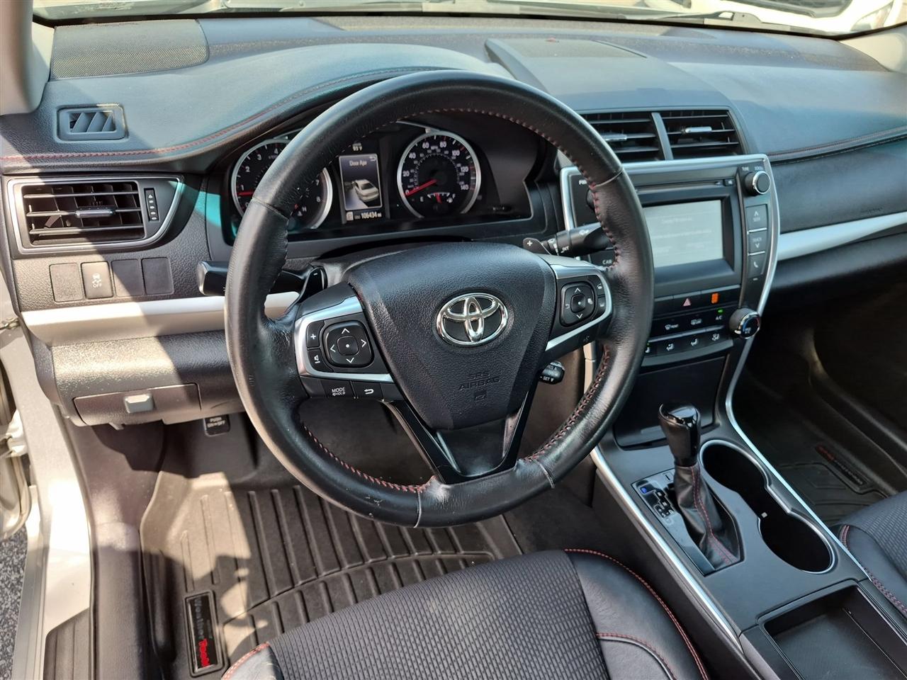 Toyota Camry 4dr Sdn I4 Auto SE (Natl) 2017