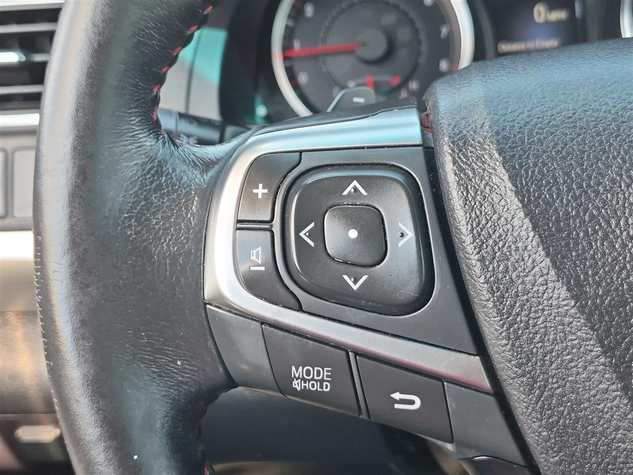 Toyota Camry 4dr Sdn I4 Auto SE (Natl) 2017