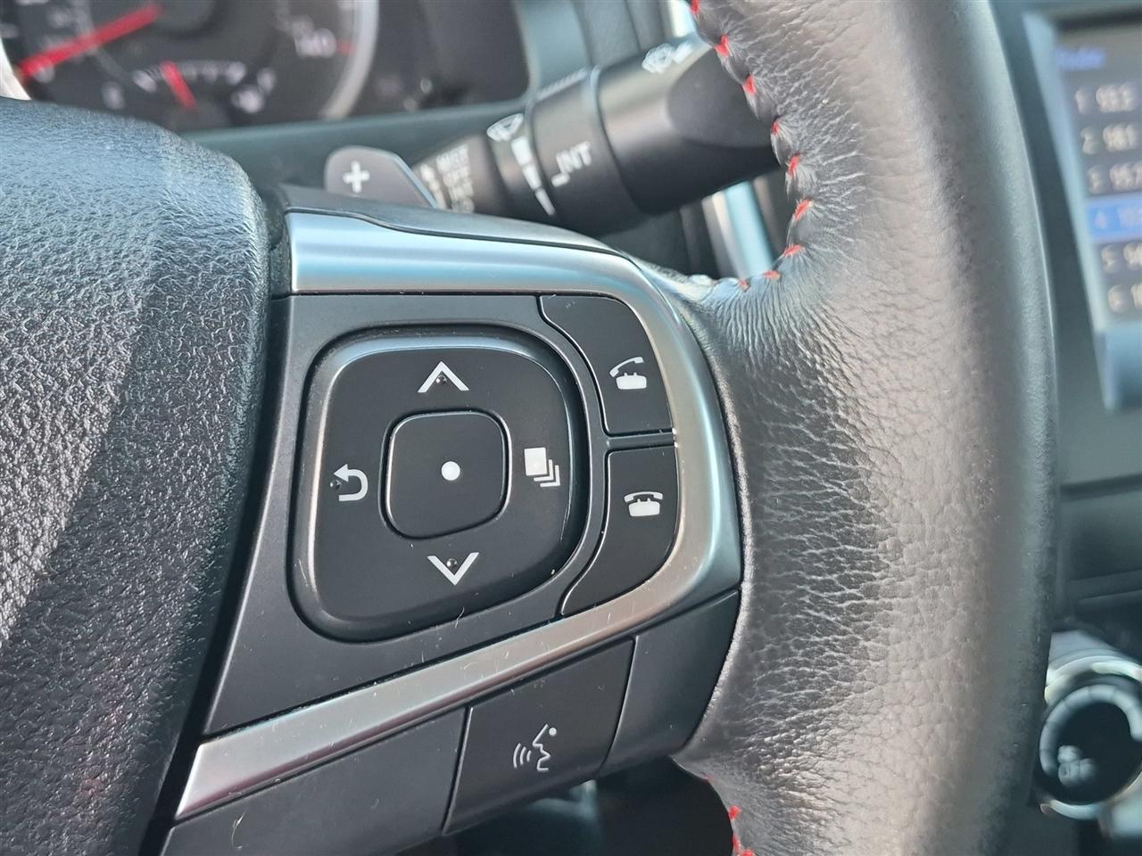 Toyota Camry 4dr Sdn I4 Auto SE (Natl) 2017