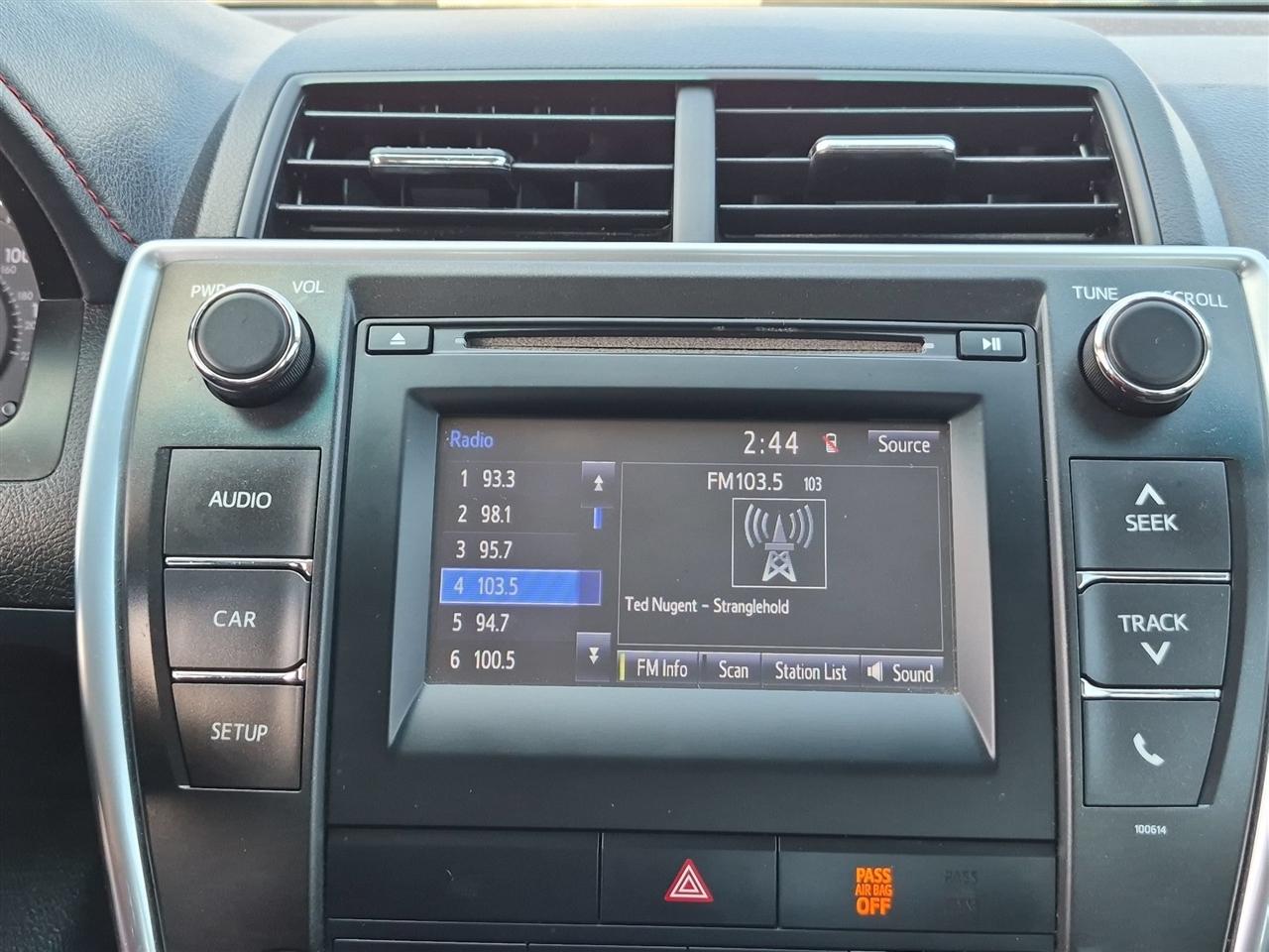 Toyota Camry 4dr Sdn I4 Auto SE (Natl) 2017