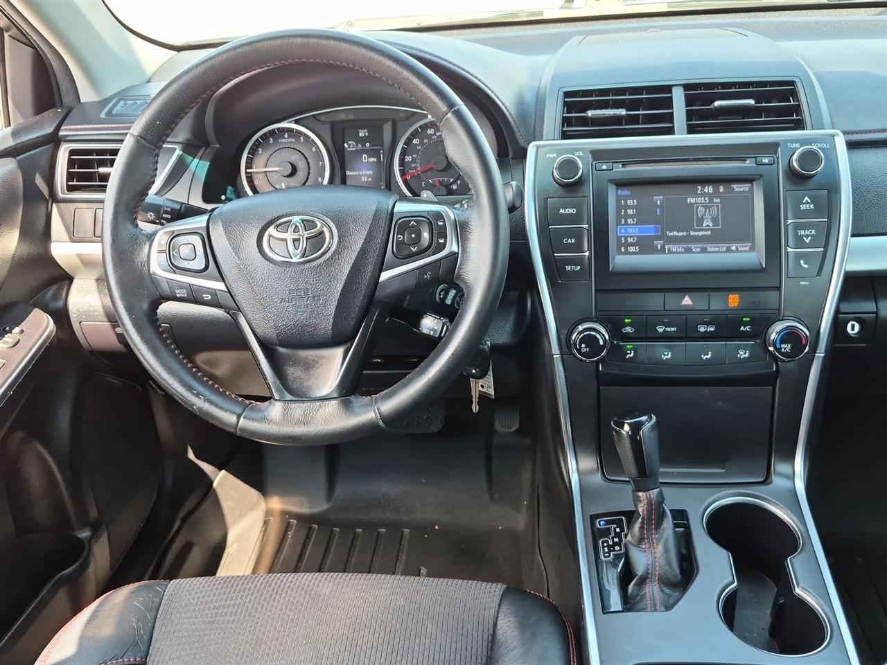 Toyota Camry 4dr Sdn I4 Auto SE (Natl) 2017