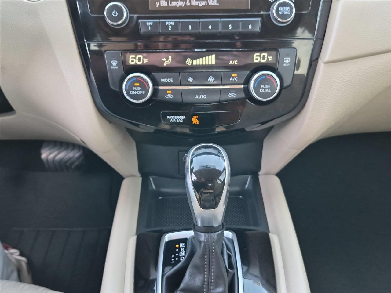Nissan Rogue  2017