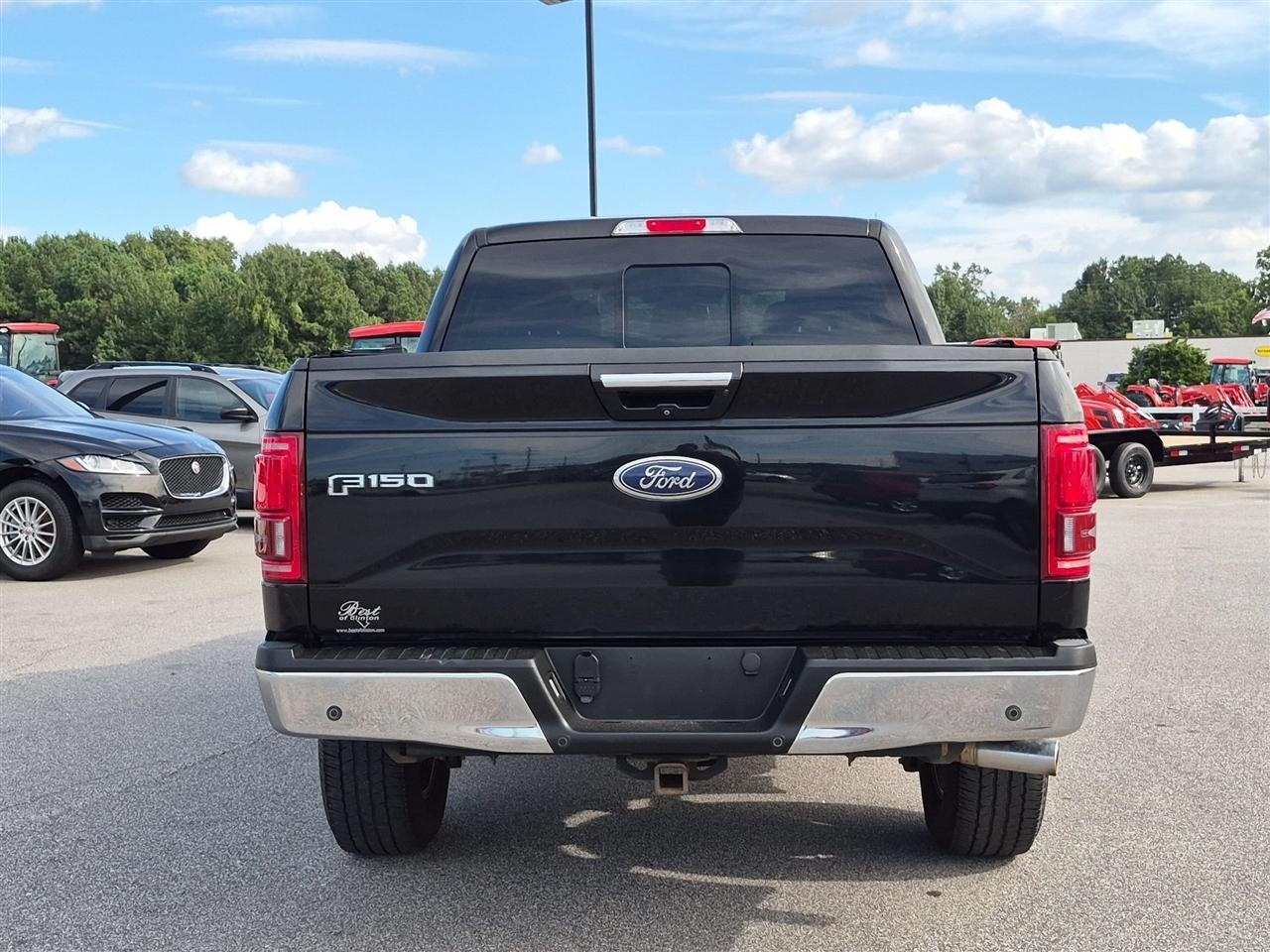 Ford F-150 4WD SuperCrew 150" Lariat 2017