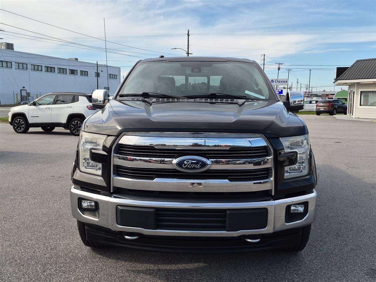 Ford F-150 4WD SuperCrew 150" Lariat 2017