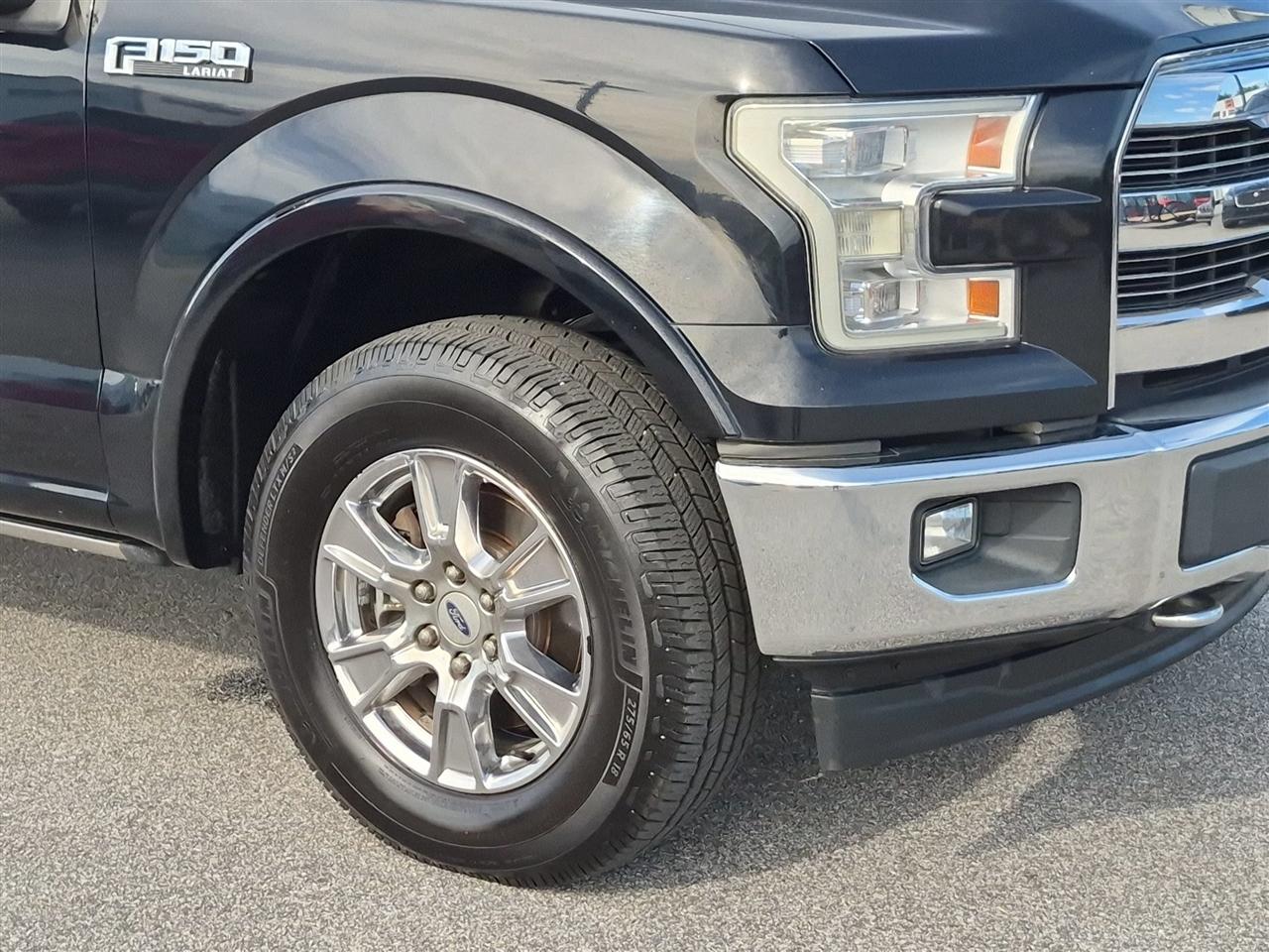 Ford F-150 4WD SuperCrew 150" Lariat 2017