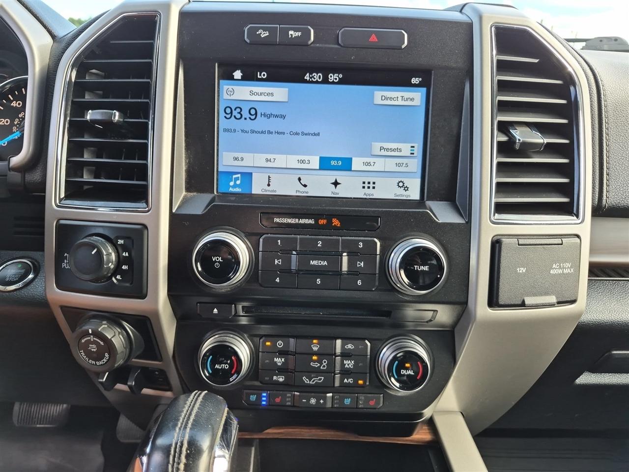 Ford F-150 4WD SuperCrew 150" Lariat 2017