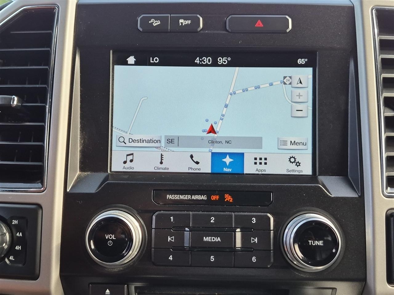 Ford F-150 4WD SuperCrew 150" Lariat 2017