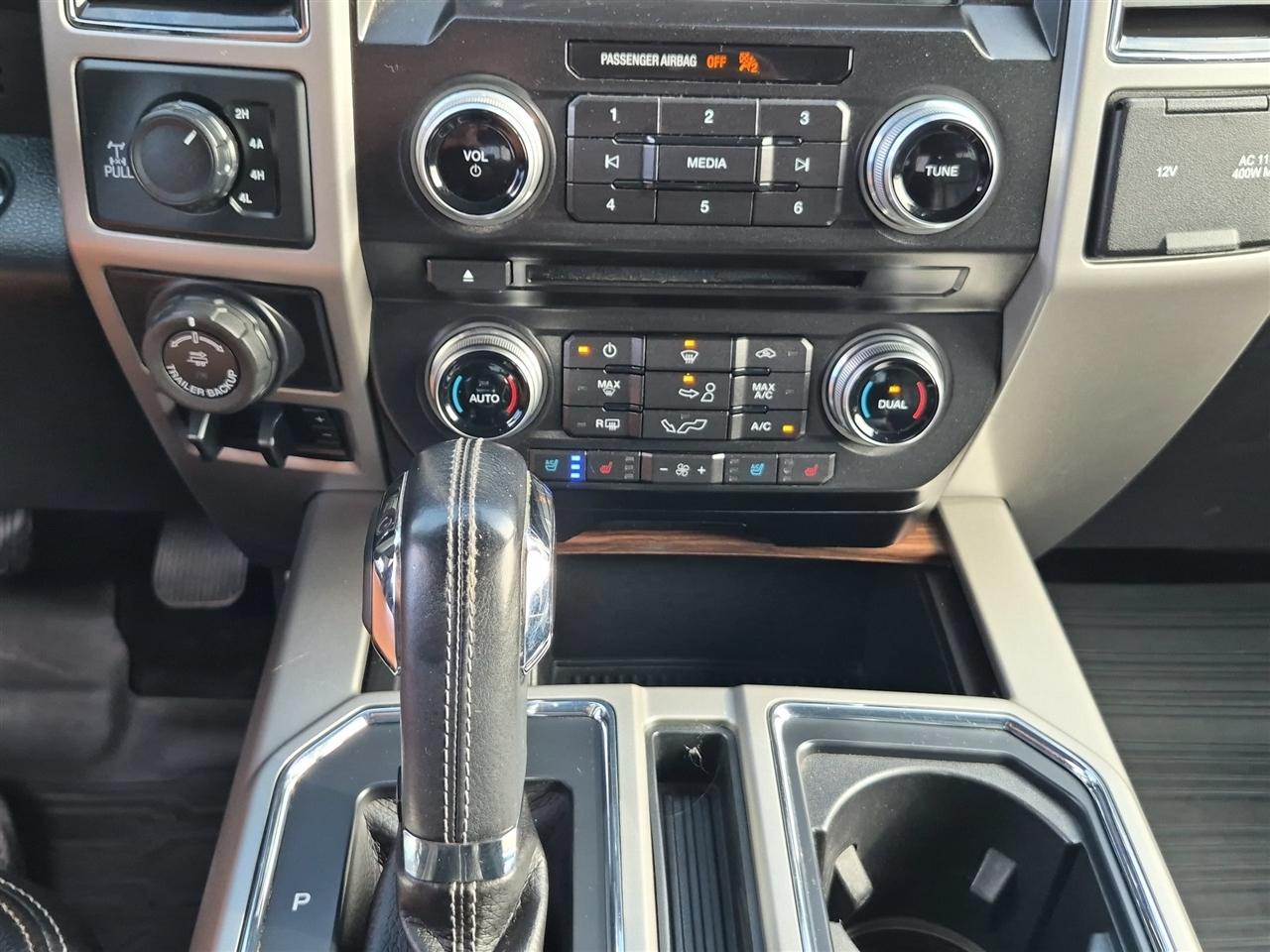 Ford F-150 4WD SuperCrew 150" Lariat 2017