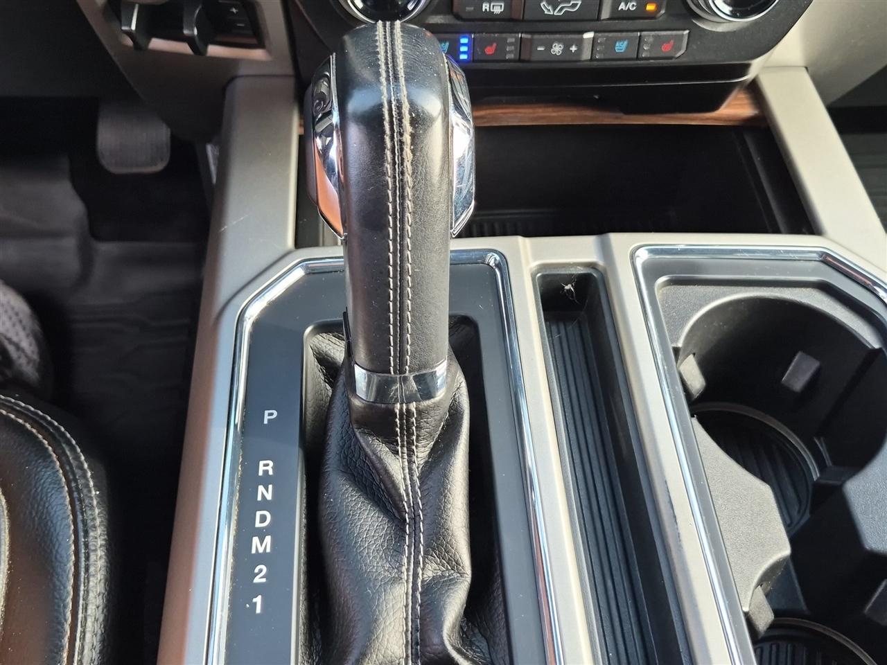 Ford F-150 4WD SuperCrew 150" Lariat 2017