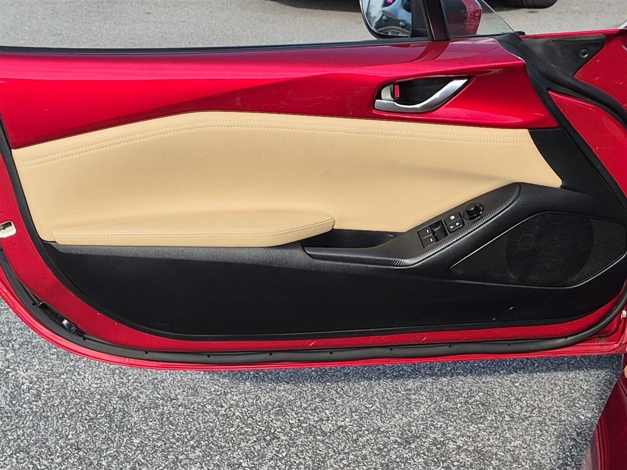 Mazda MX-5 Miata RF  2017