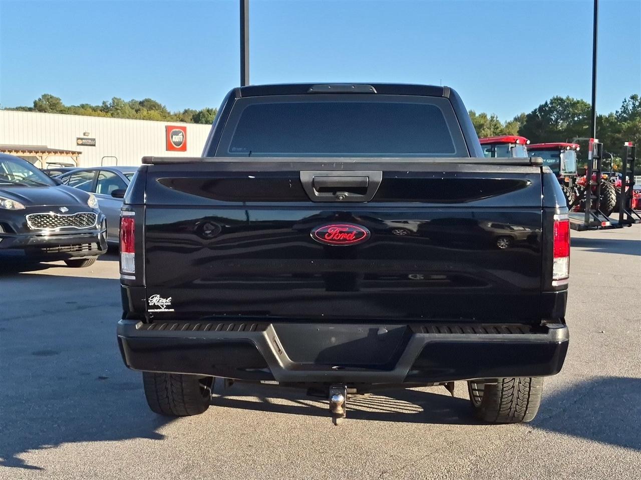 Ford F-150 2WD SuperCrew 145" XL 2017