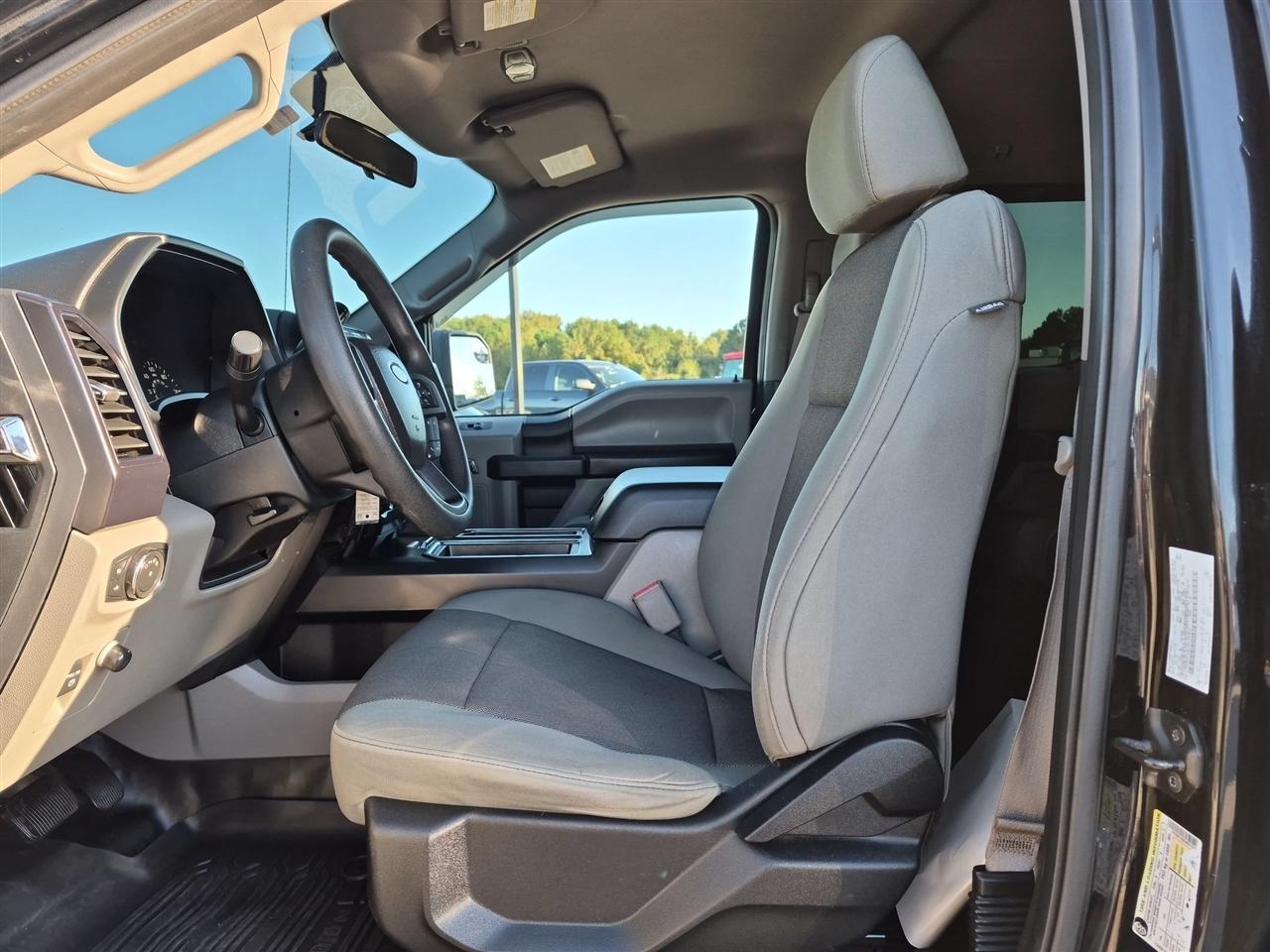 Ford F-150 2WD SuperCrew 145" XL 2017