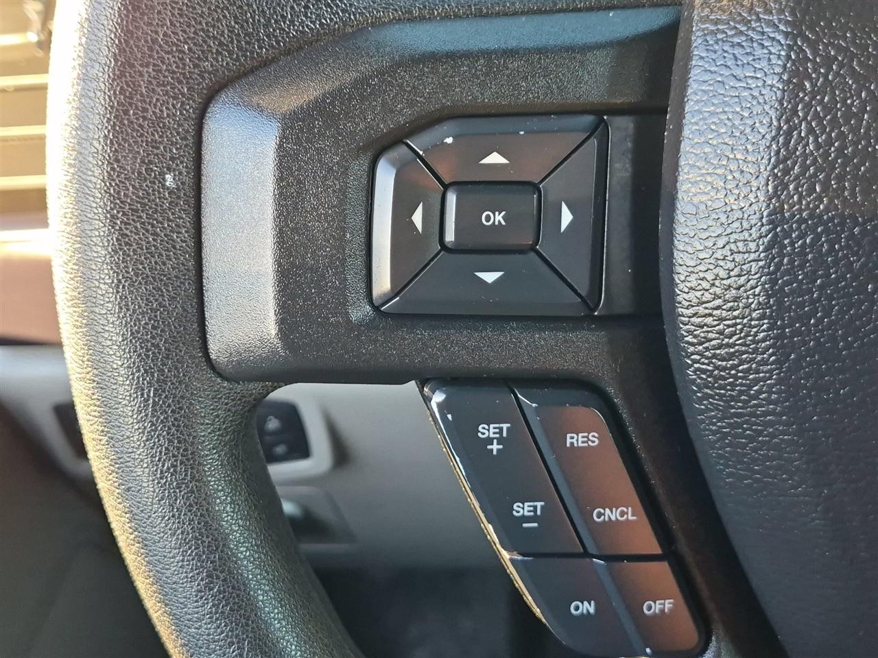 Ford F-150 2WD SuperCrew 145" XL 2017