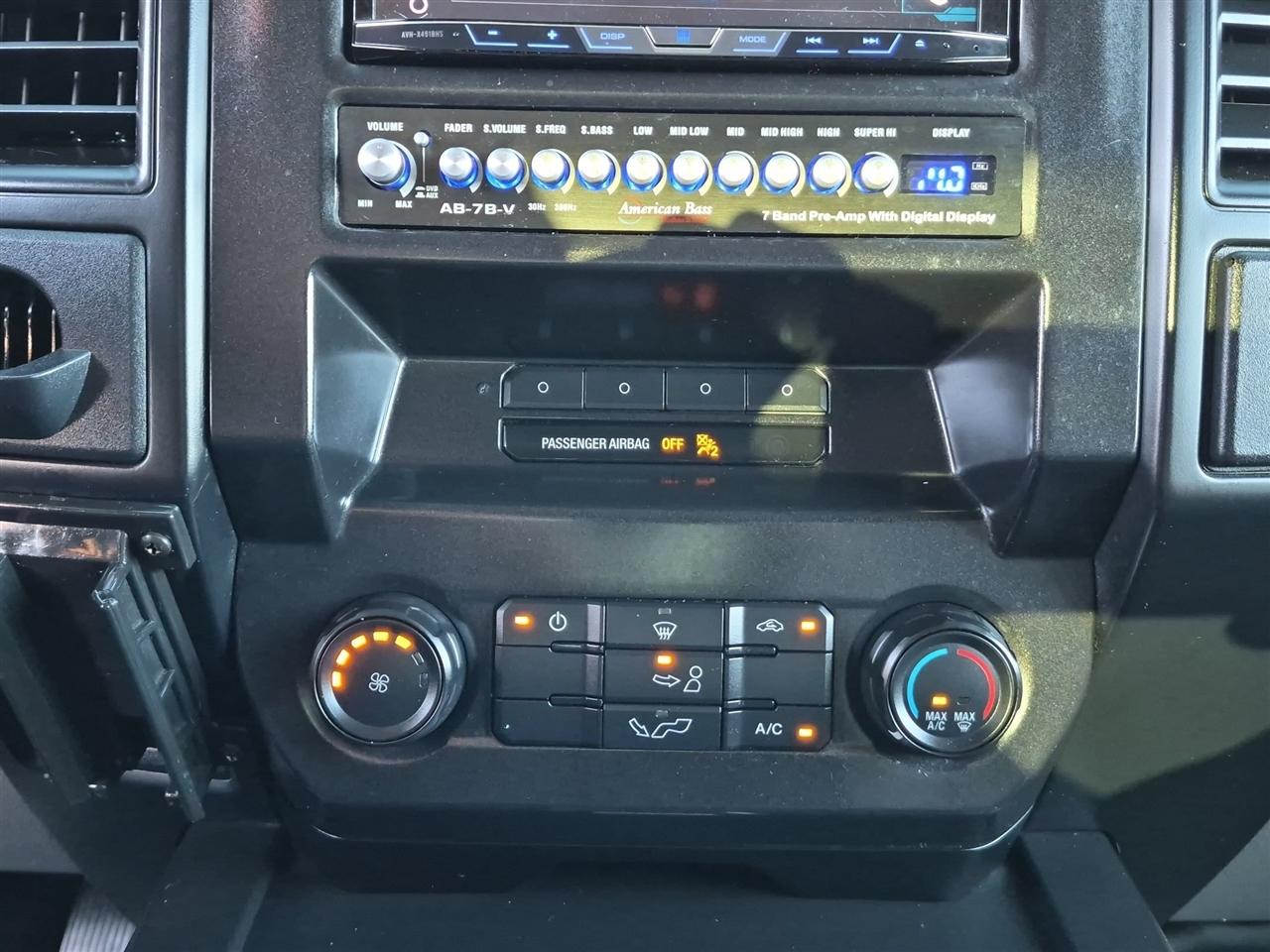 Ford F-150 2WD SuperCrew 145" XL 2017