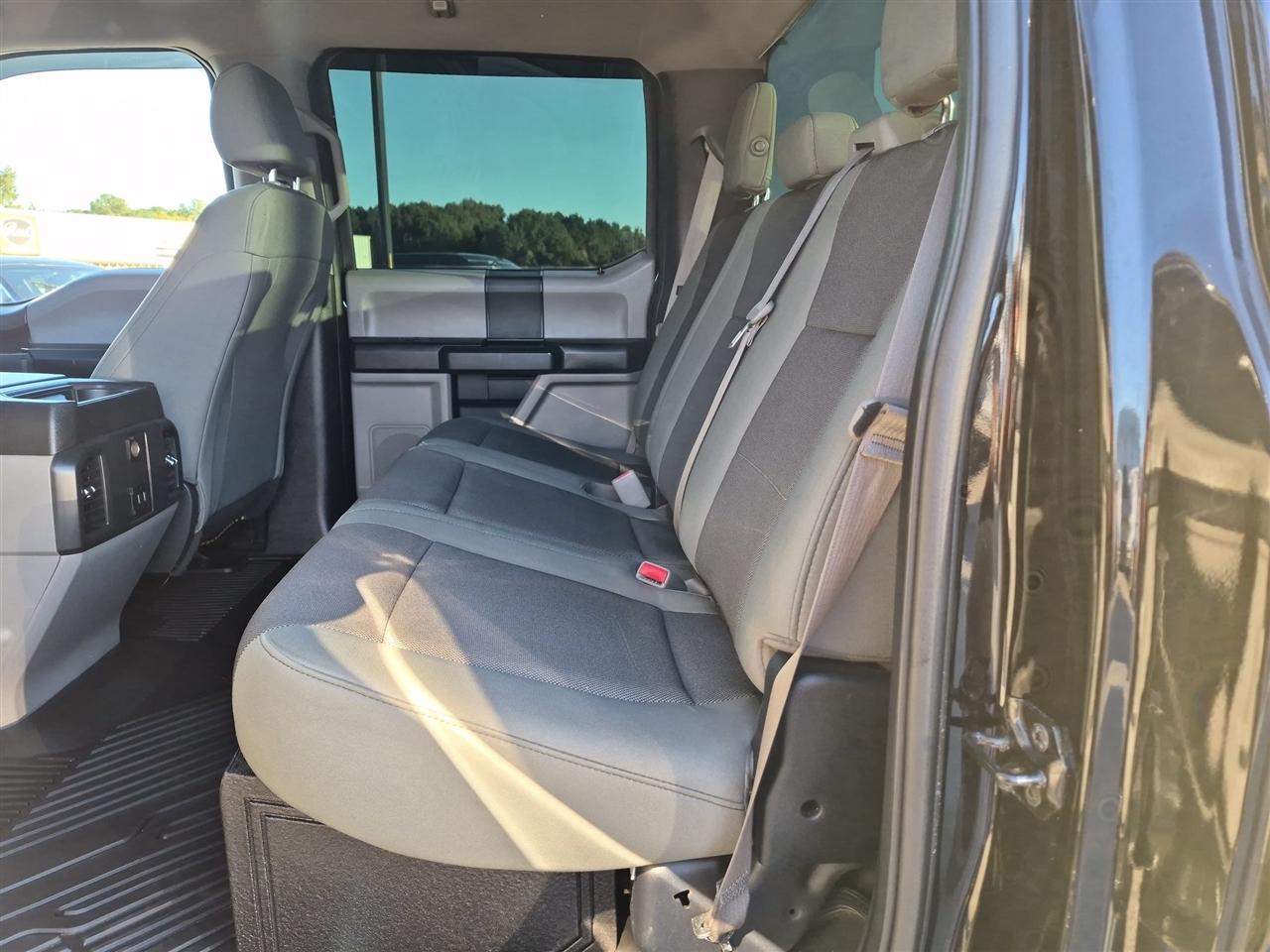 Ford F-150 2WD SuperCrew 145" XL 2017