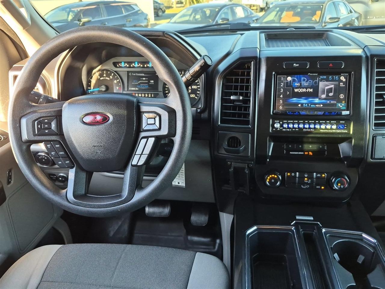 Ford F-150 2WD SuperCrew 145" XL 2017