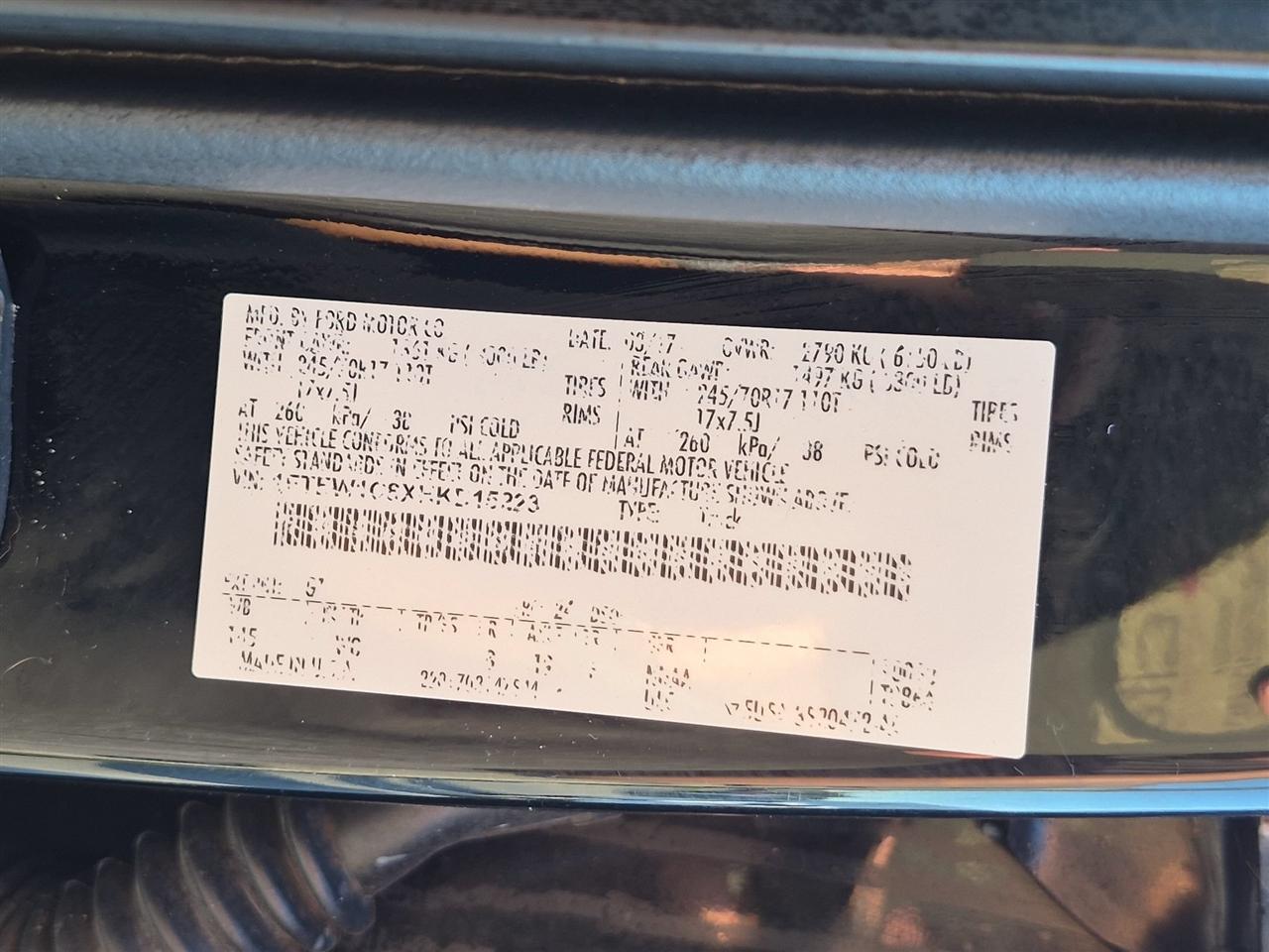 Ford F-150 2WD SuperCrew 145" XL 2017