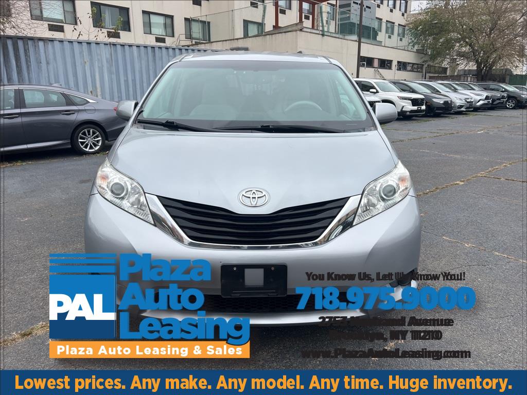 2012 Toyota Sienna LE