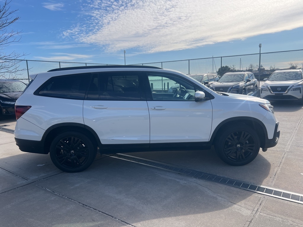 2022 Honda Pilot Black Edition photo 2