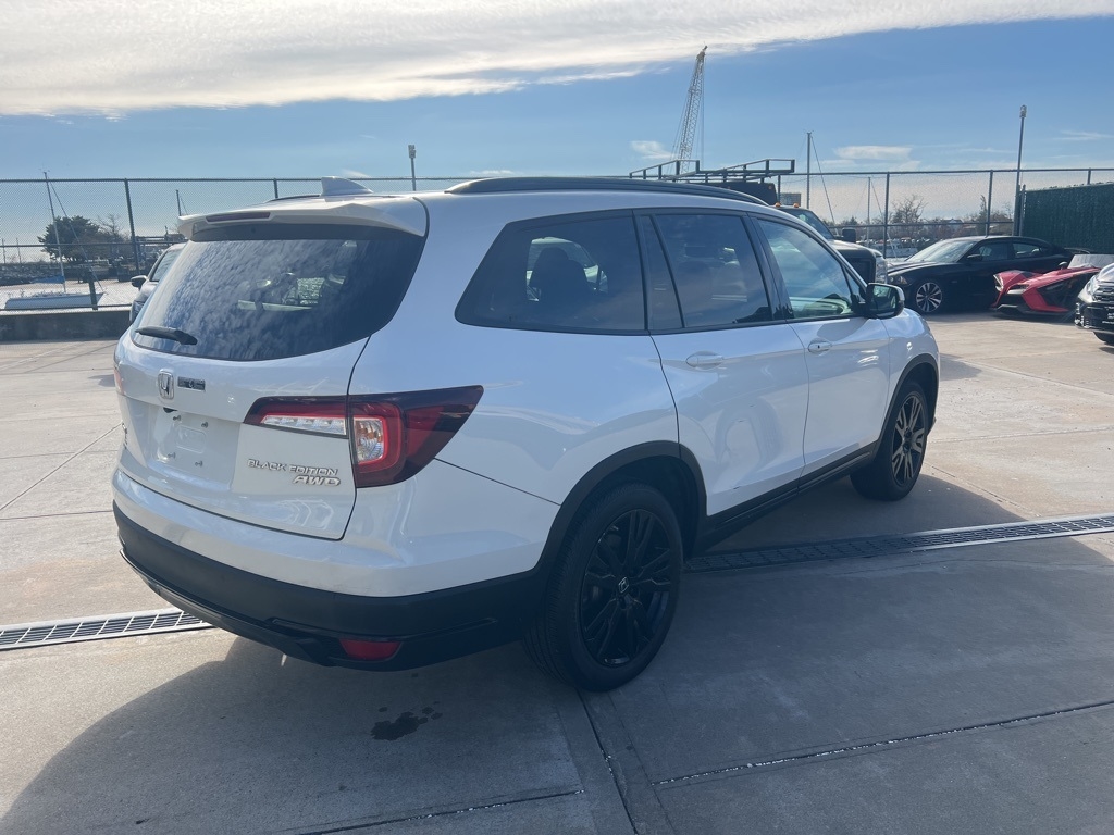 2022 Honda Pilot Black Edition photo 3