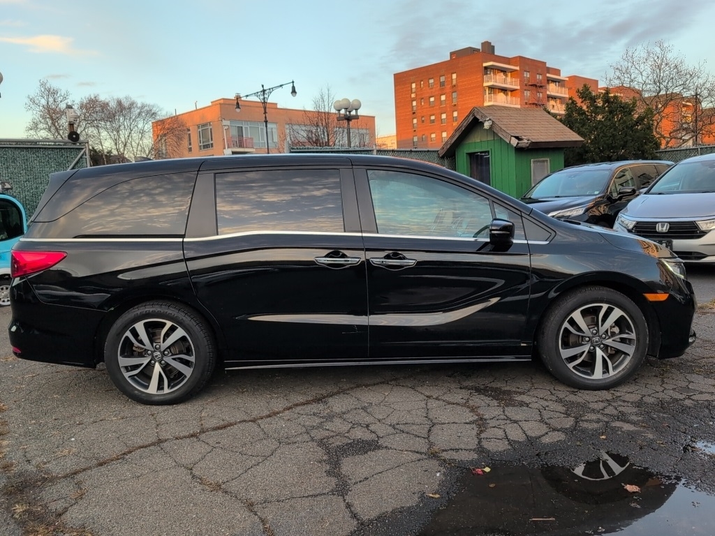 2023 Honda Odyssey Touring photo 4