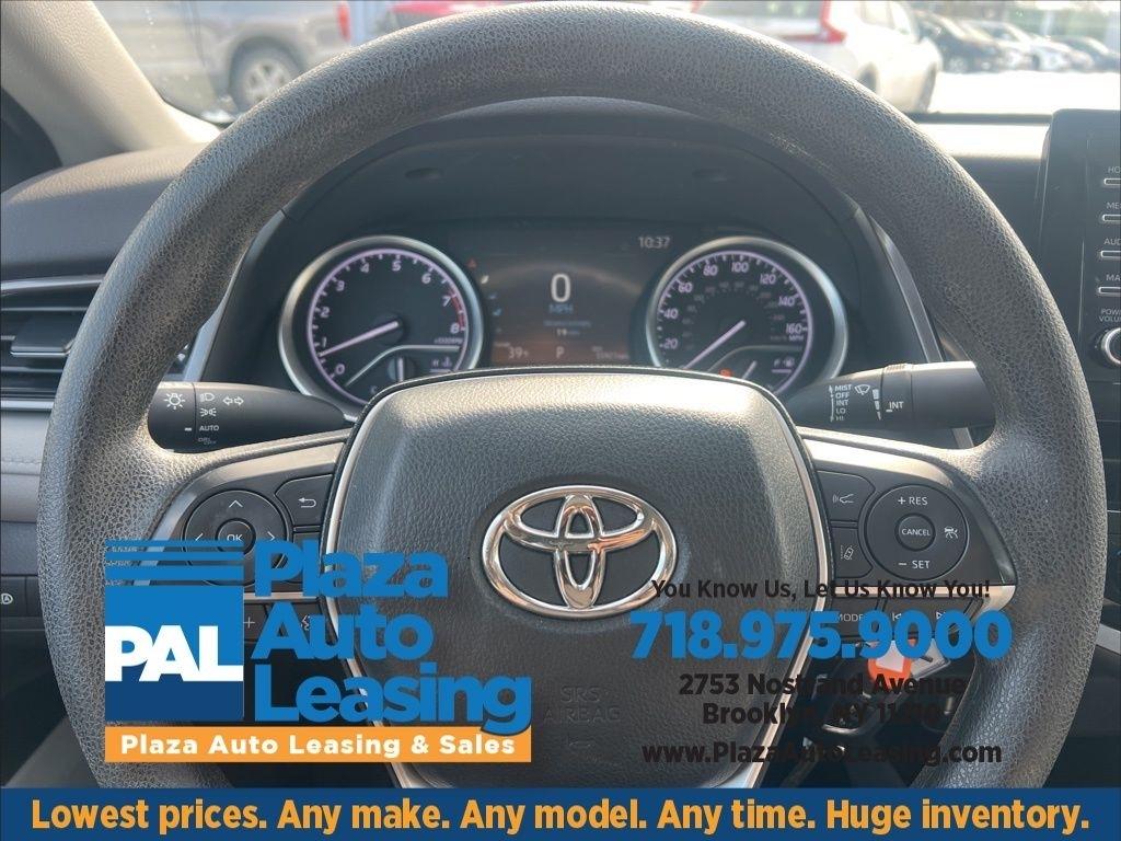 Toyota Camry  2023