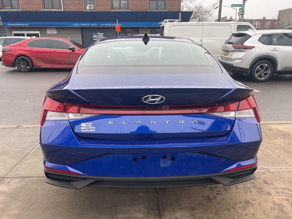 Hyundai Elantra  2023