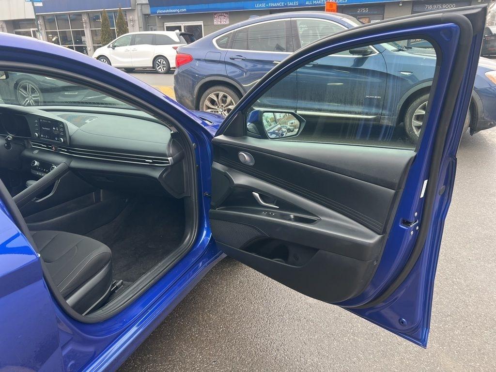 Hyundai Elantra  2023