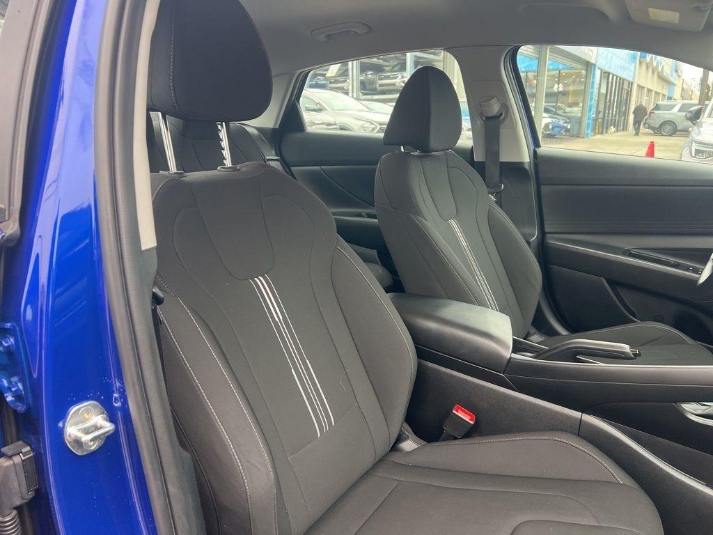 Hyundai Elantra  2023