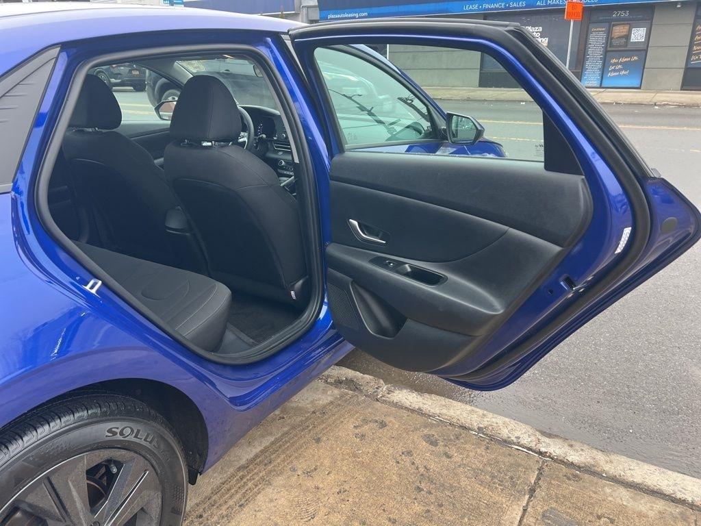 Hyundai Elantra  2023