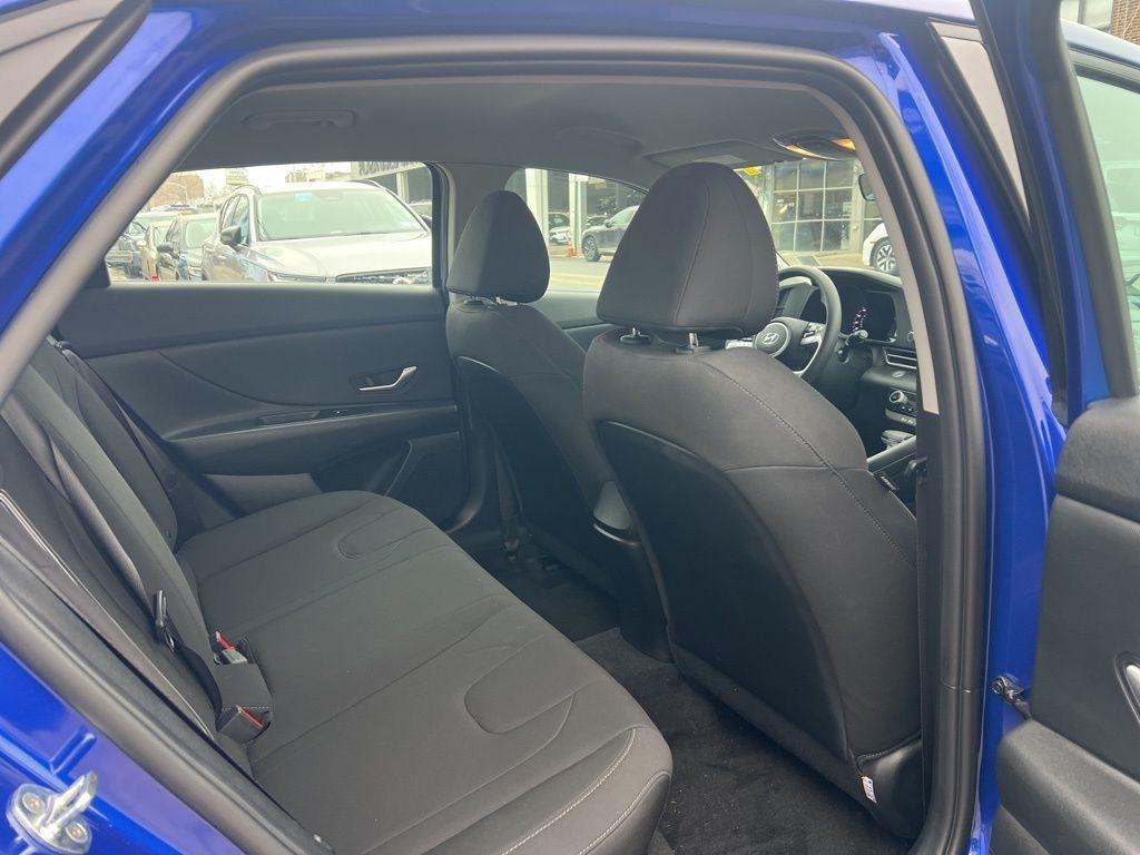 Hyundai Elantra  2023