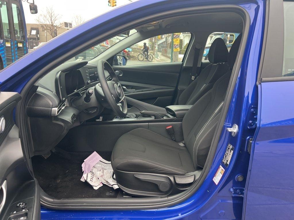 Hyundai Elantra  2023