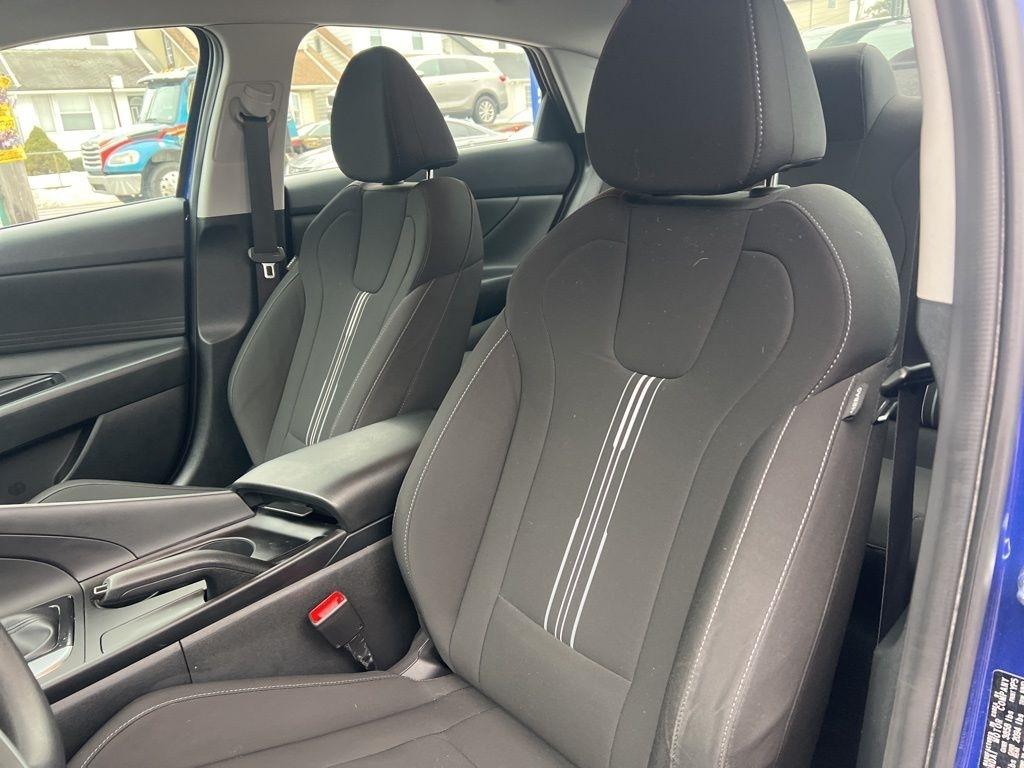 Hyundai Elantra  2023