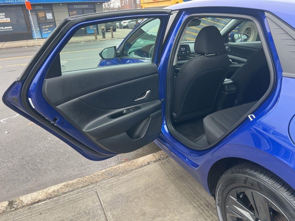 Hyundai Elantra  2023