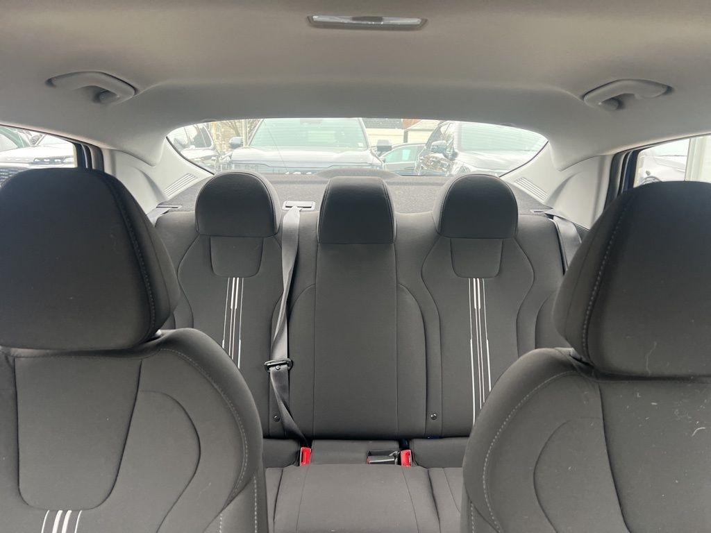 Hyundai Elantra  2023