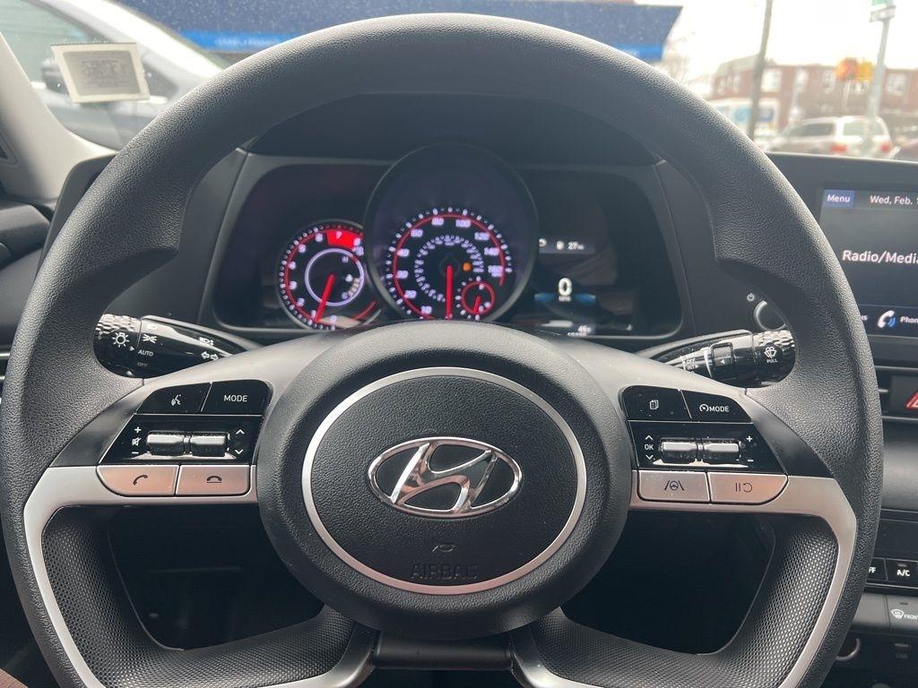 Hyundai Elantra  2023