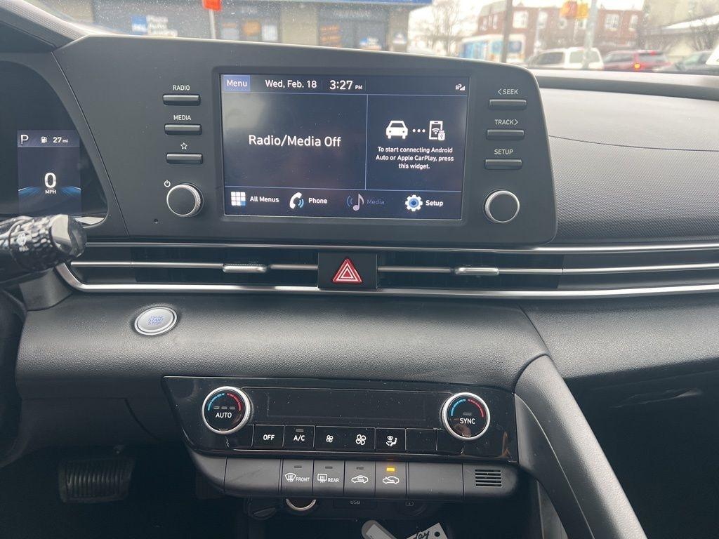 Hyundai Elantra  2023