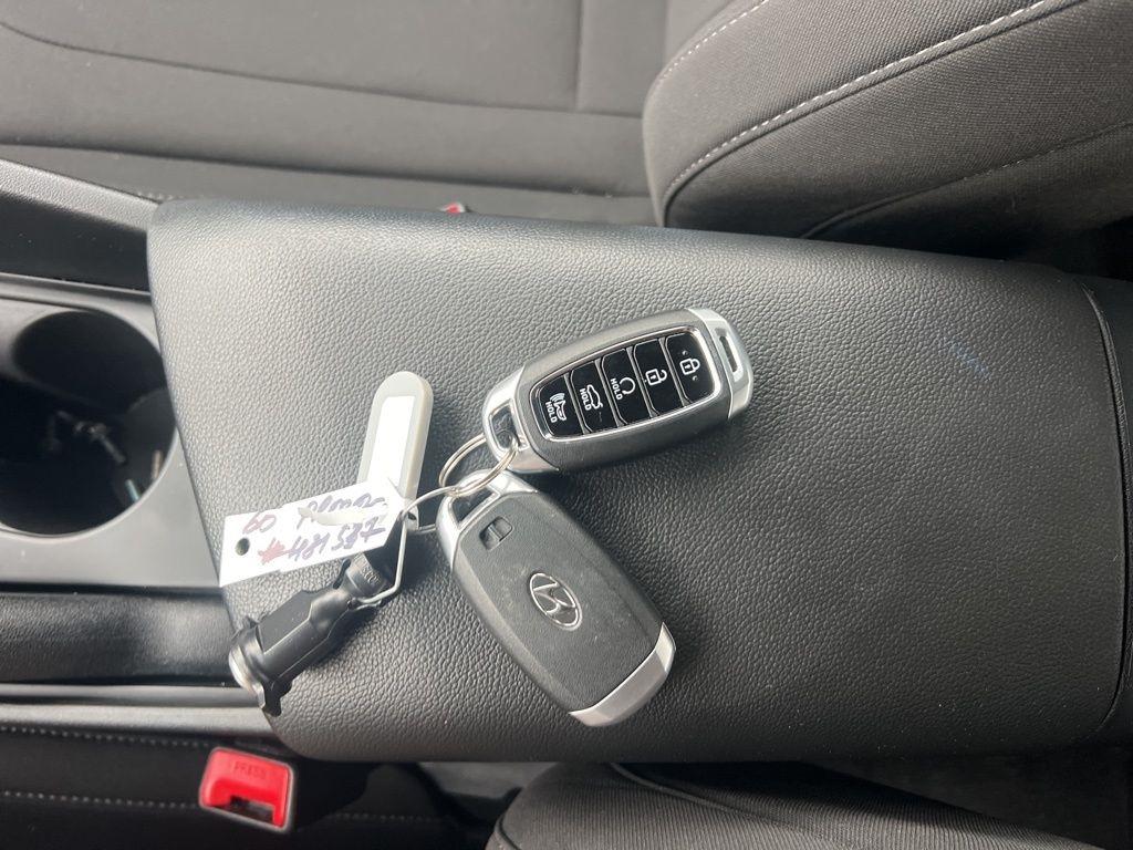 Hyundai Elantra  2023