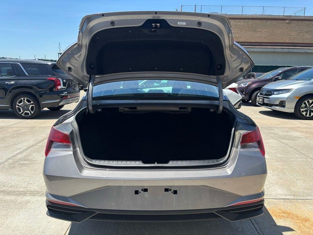 Hyundai Elantra  2023